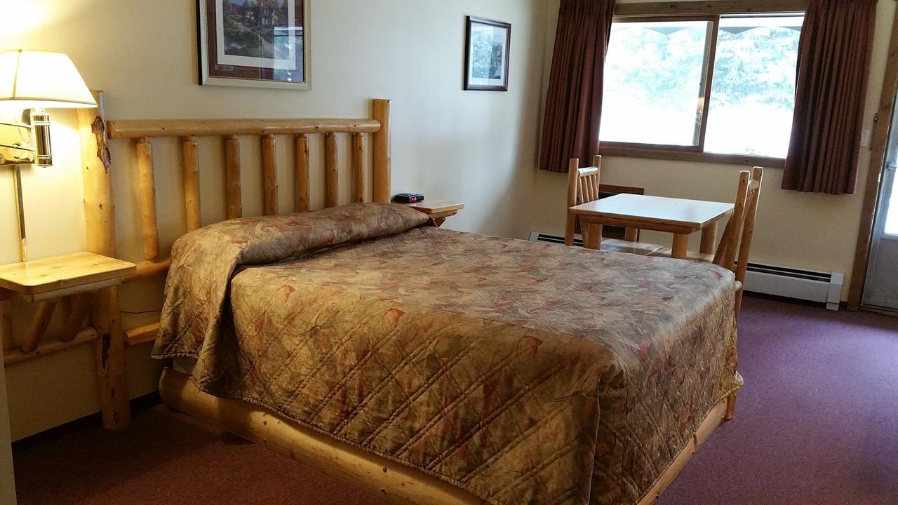 Yellowhead Motel Valemount Buitenkant foto