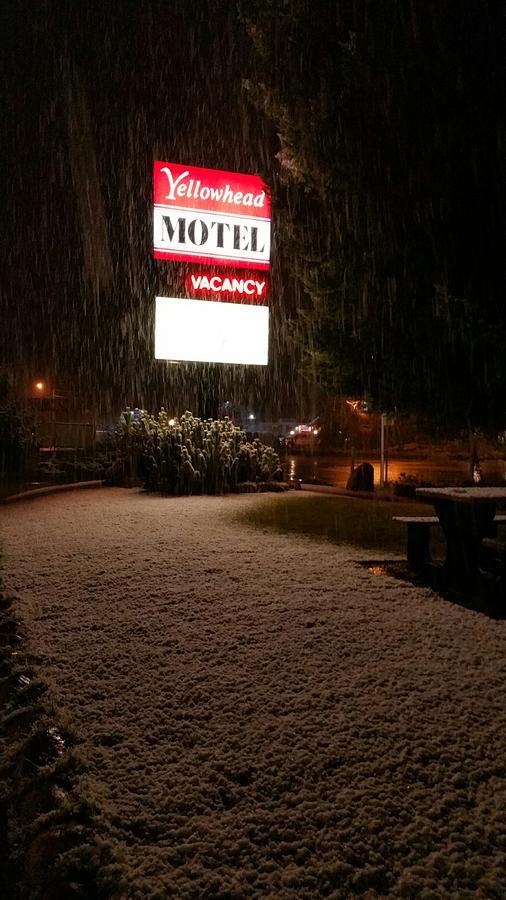 Yellowhead Motel Valemount Buitenkant foto
